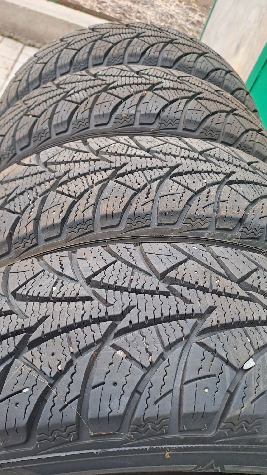 Шини зимові 175 70 R14