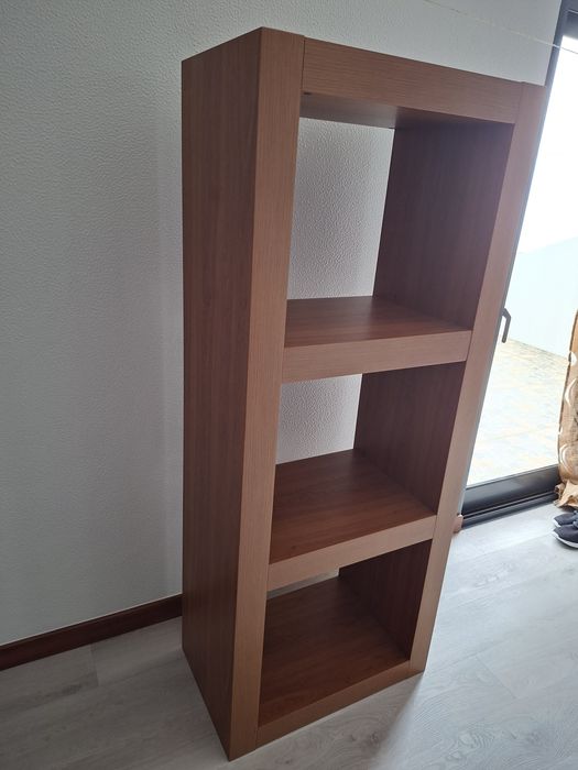 Estante vertical / Prateleira aberta