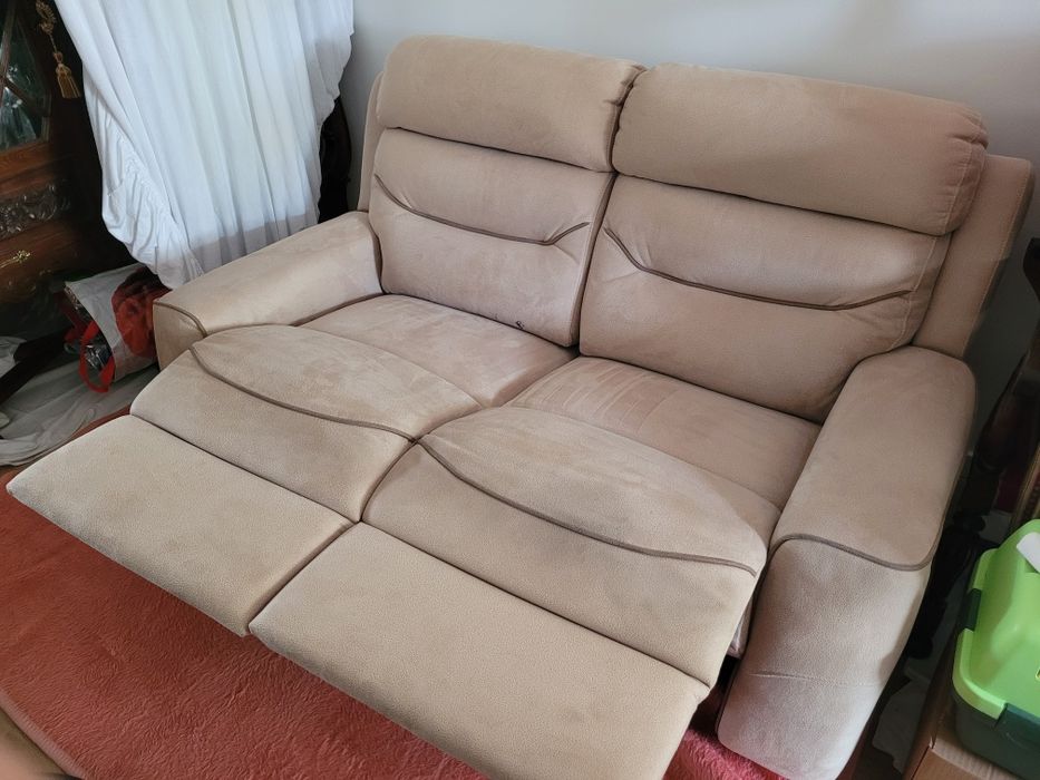 Sofá Bege 2 lugares reclinável