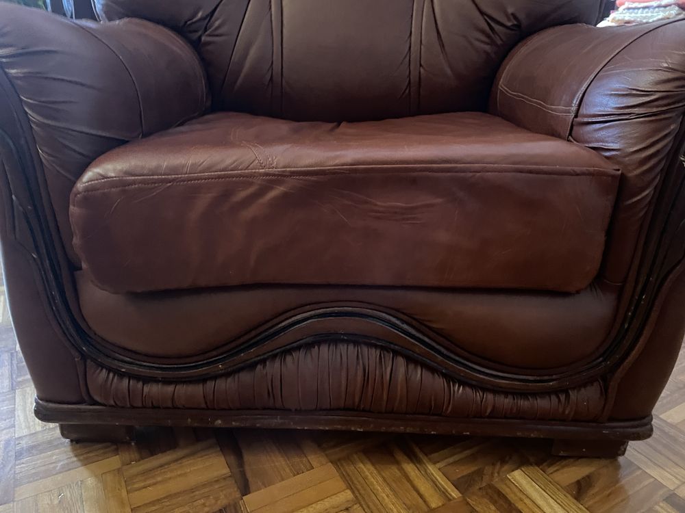 Sofa poltrona de pele castanho