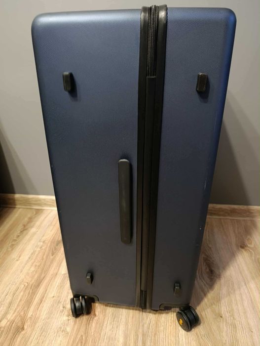 Walizka bagażowa 99L obrotowe kółka twarda lekka