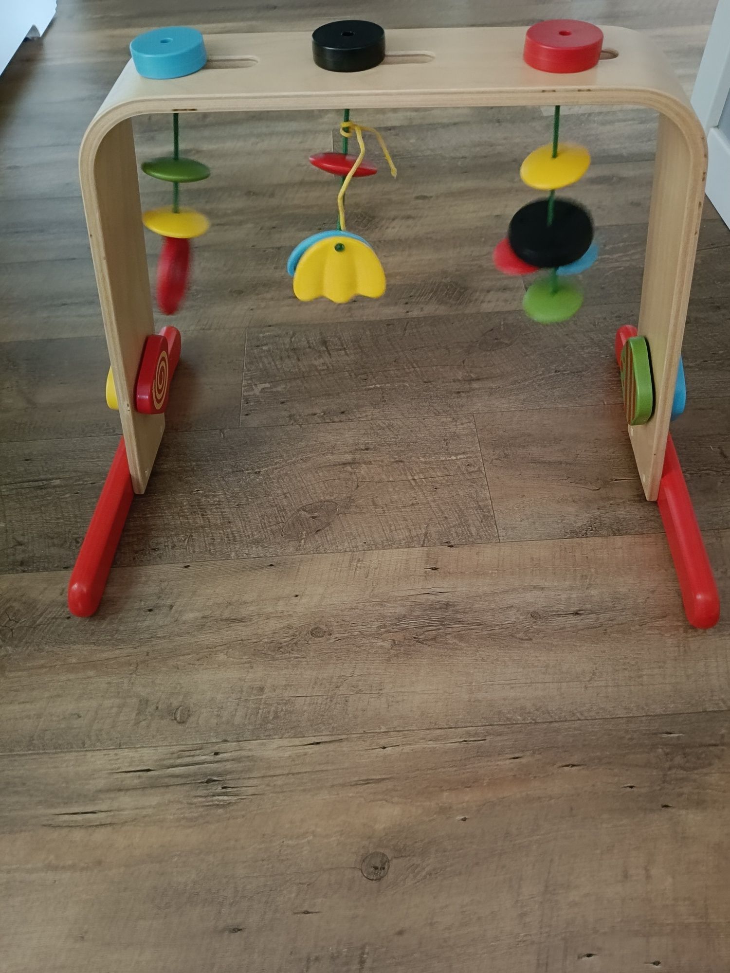 Stojak z zabawkami baby gym pałąk Ikea leka