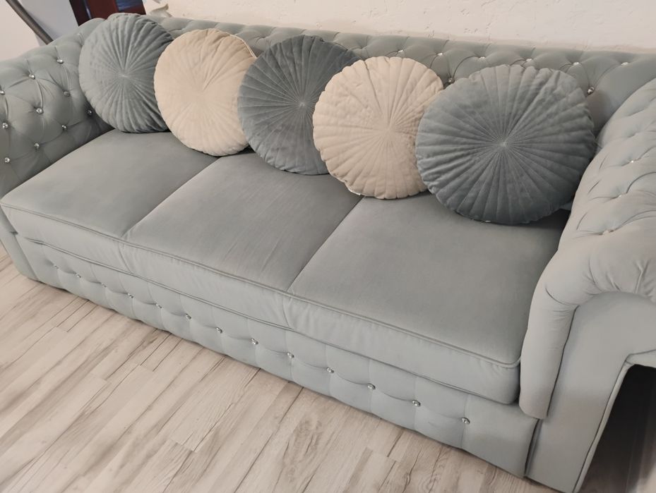 Kanapa ChesterField błękitna z cyrkoniam z funkcją spania i