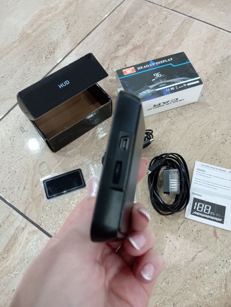 Wyświetlacz projektor LED LCD HUD USB M 7