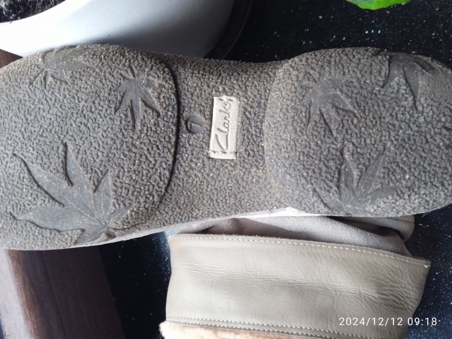 Ботинки зима  мех 41р-р GLARKS 500грн нат кожа