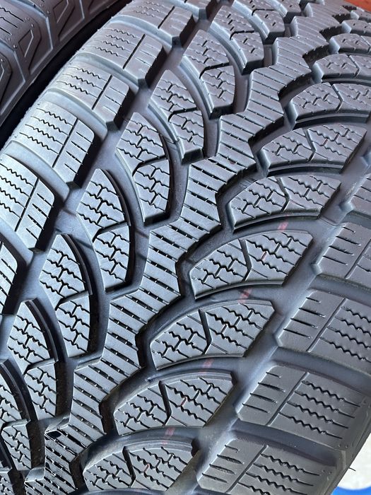 255/40/18 R18 Brigestone Blizzak LM-32 зима 2 шт