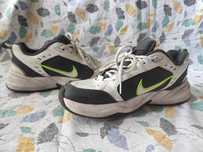 Кросівки Nike Monarch