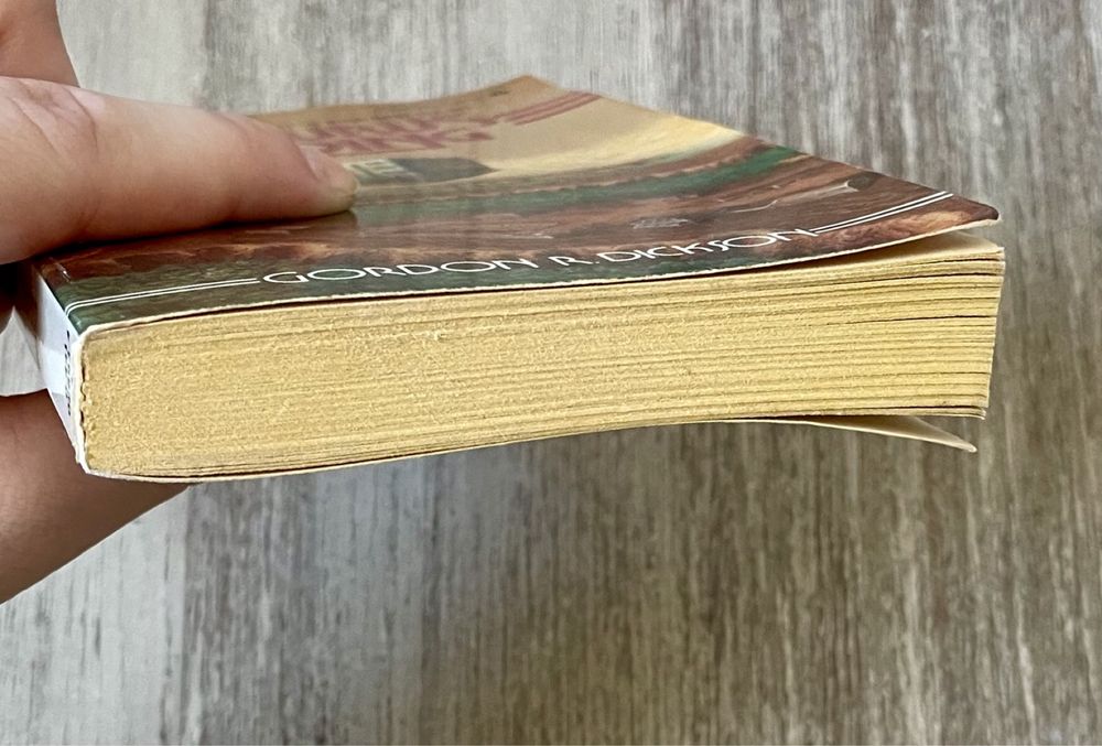 Livro: "Arcturus Landing", de Gordon R. Dickson
