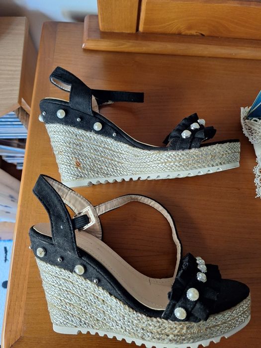 Sandálias Pretas com Pérolas T: 40 Mulanka