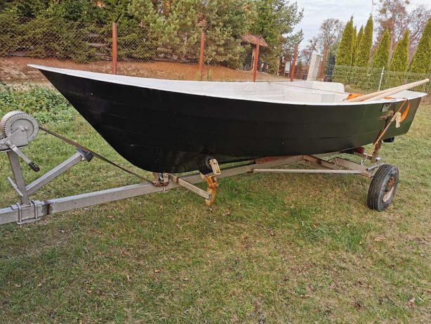 Łódka ,łódz wedkarska z przyczepą portową dl 440cm szer 185cm