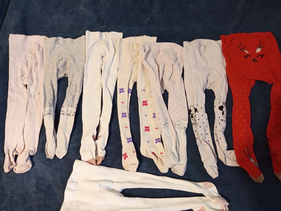 Шапочки,слюнявчки, колготки від 6 місяців до 18.