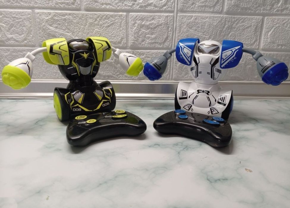 Игровой набор Silverlit Роботи-боксери на радиоуправлении.