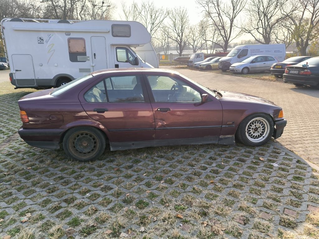 E36 sedan drift zimowy wojownik