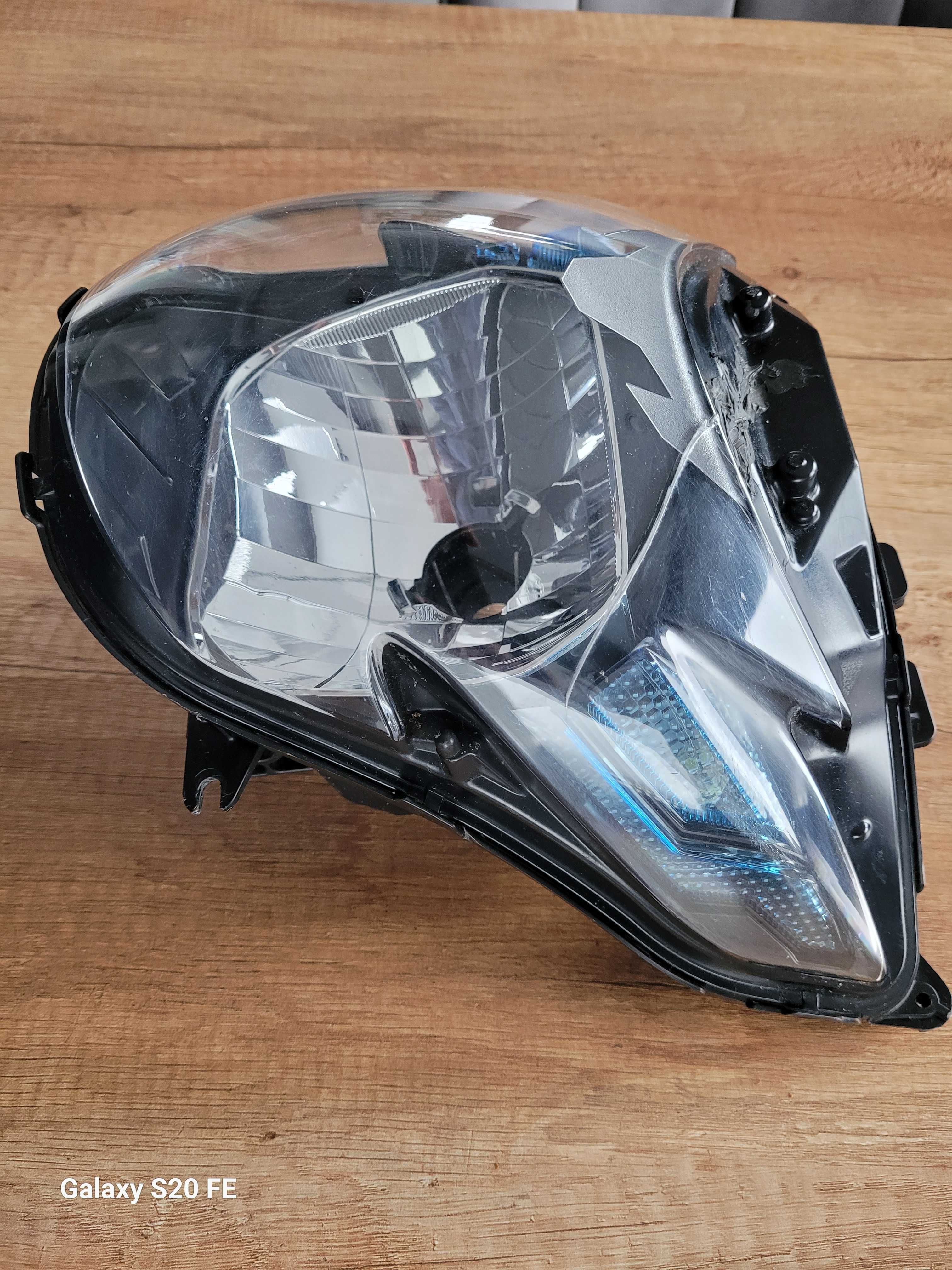 Reflektor suzuki gsr 750