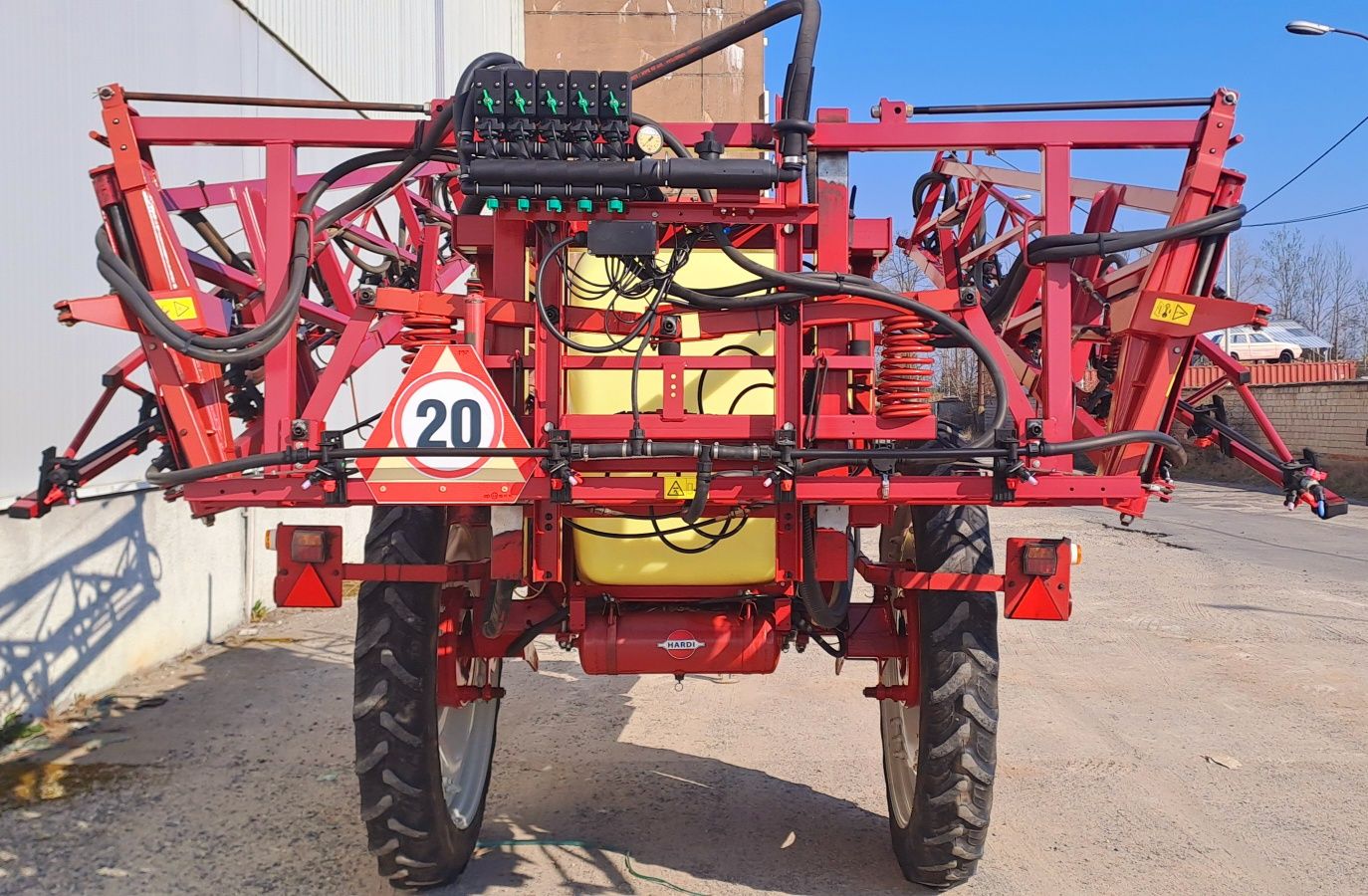 Opryskiwacz Hardi Commander 18m 2800L Hamulce pneumatyczne