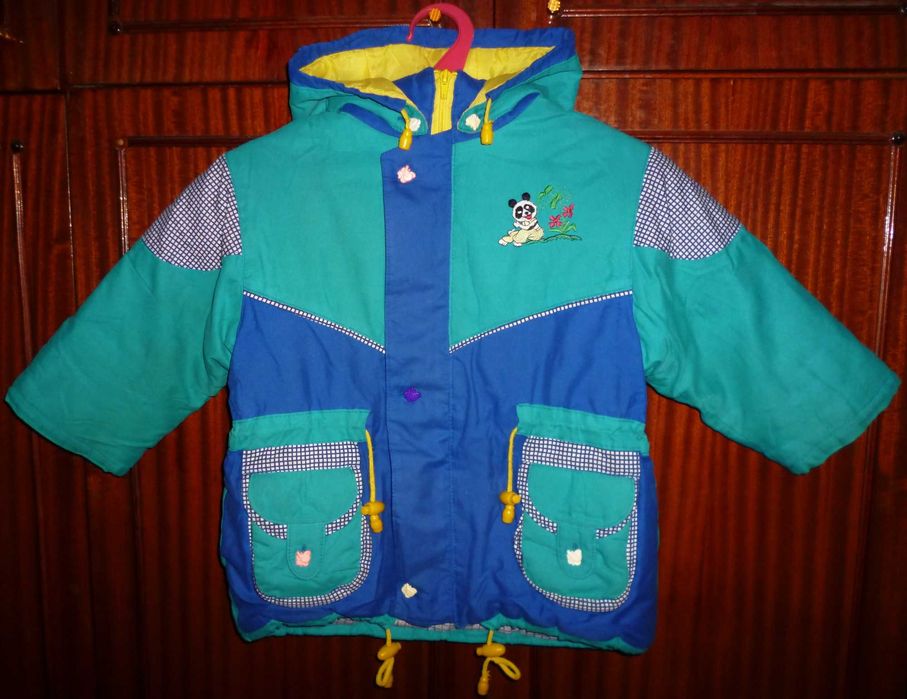 Б/у детская синтетическая весенне-осенняя куртка с капюшоном