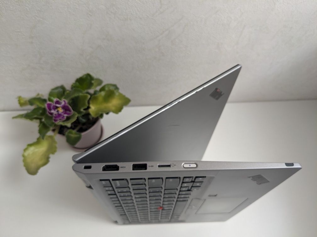 Сенсорний ноутбук-планшет Lenovo Thinkpad X390 Yoga/13,3"IPS/SSD/i5