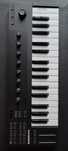 Komplete Kontrol M32 - Smart Keyboard Controller