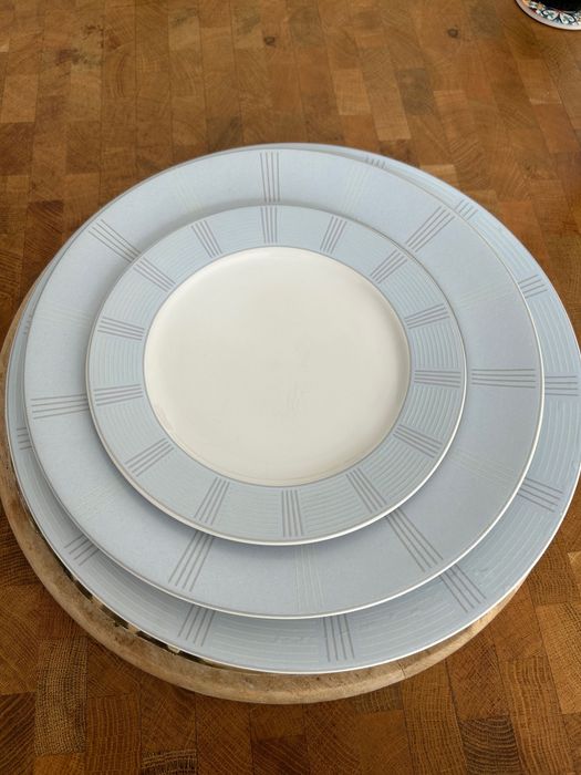 Serviço de prato e copo.