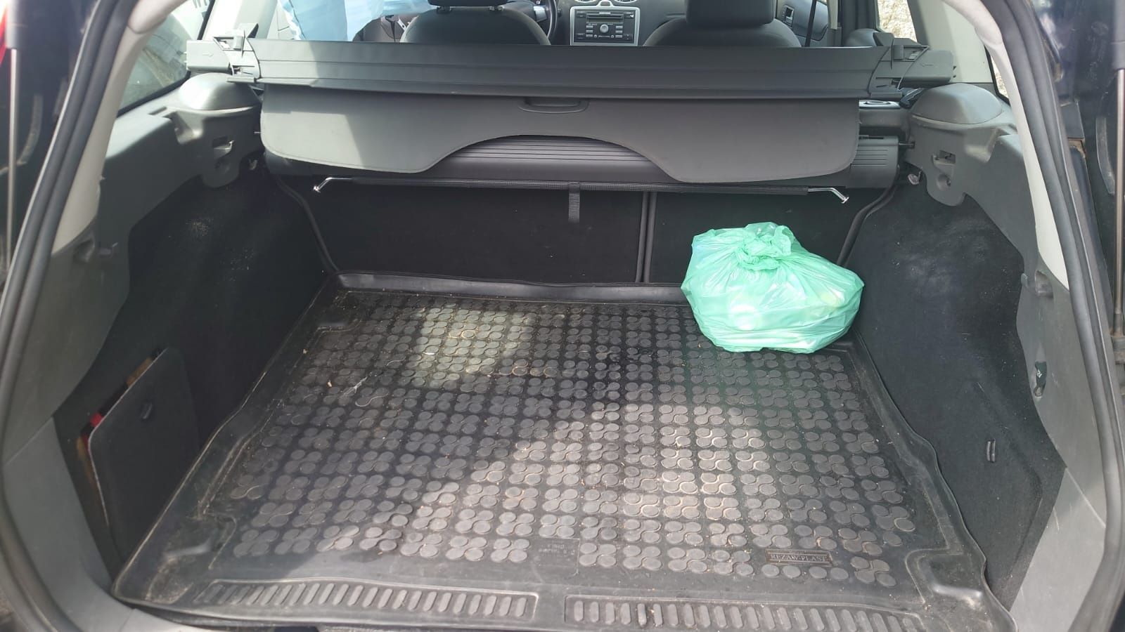 Uszkodzony focus 2006r 1.6 16V nowe opony Lubelskie