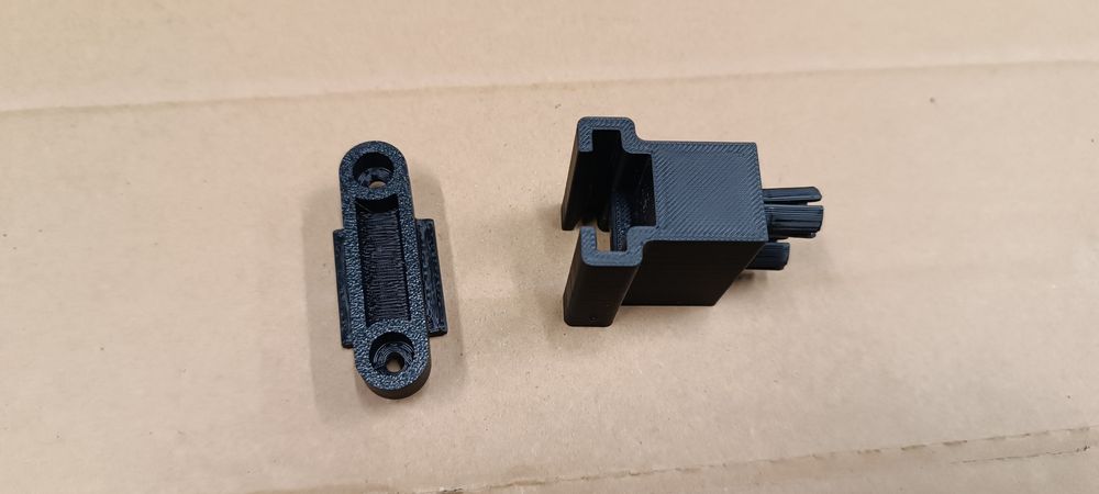 Fiat 126p ślizgi zderzaka nowe do karoserii i do zderzaka