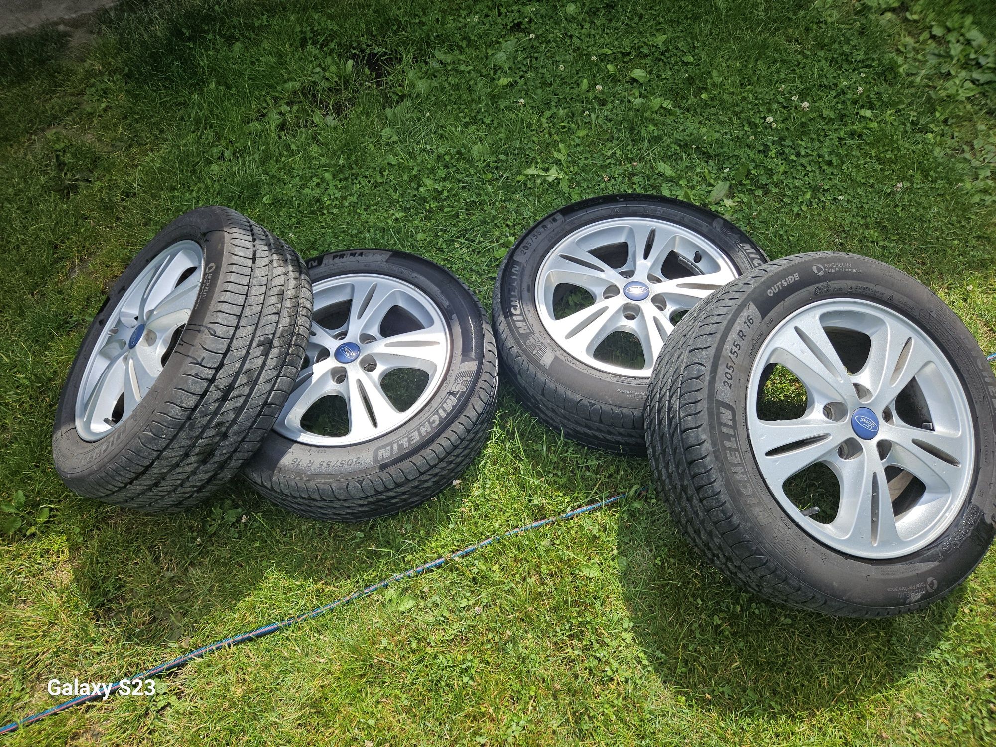 Koła 205/55 R16  5x108 z nowymi oponami MICHELIN PRIMACY 4