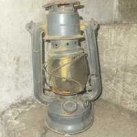 Stara lampa naftowa jupiter
