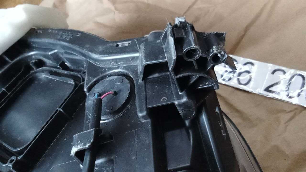 Блок фара левая ichikoh 260605SA0A nissan leaf 18-22 usa