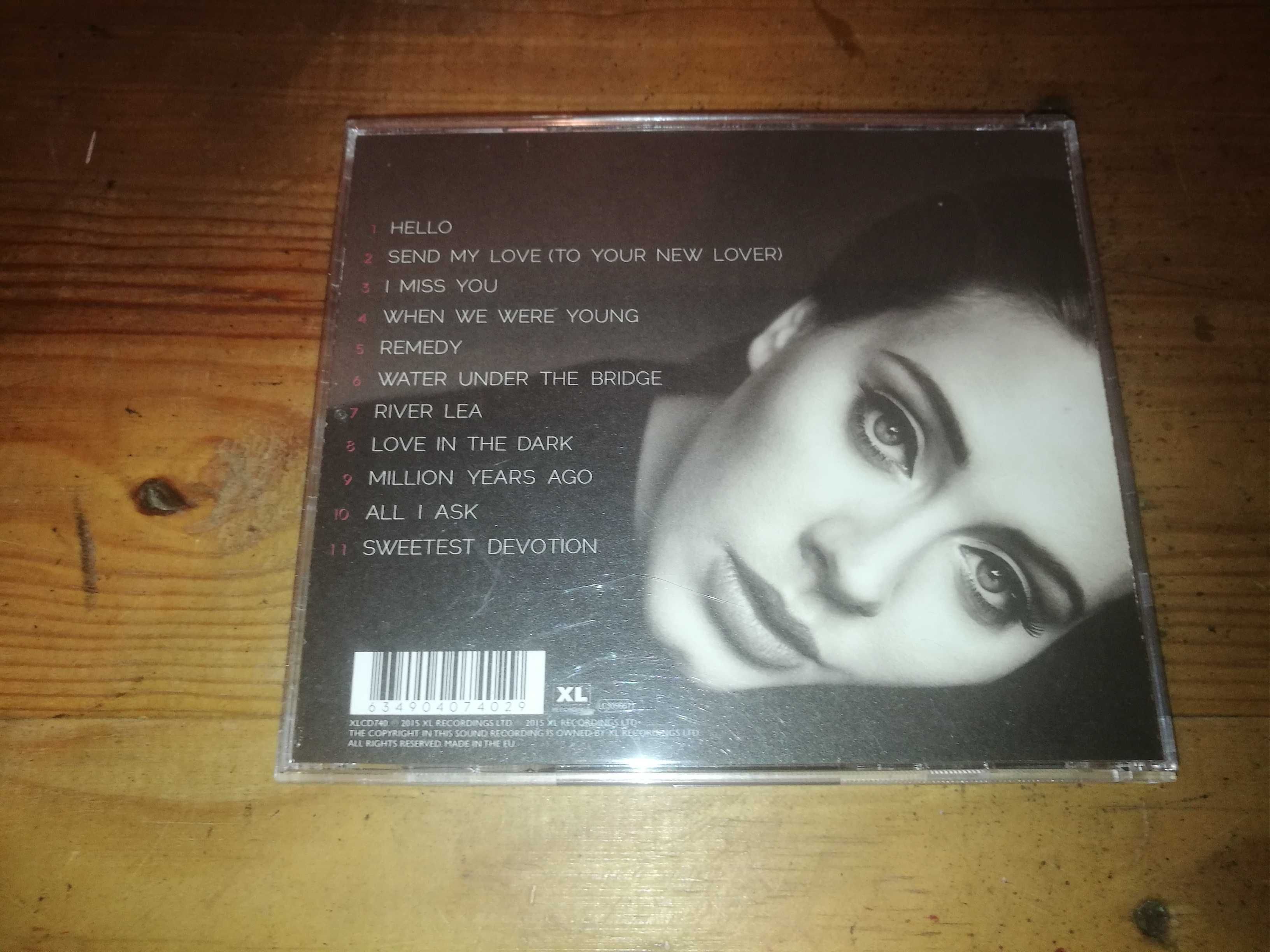 Adele  - 25	CD em bom estado