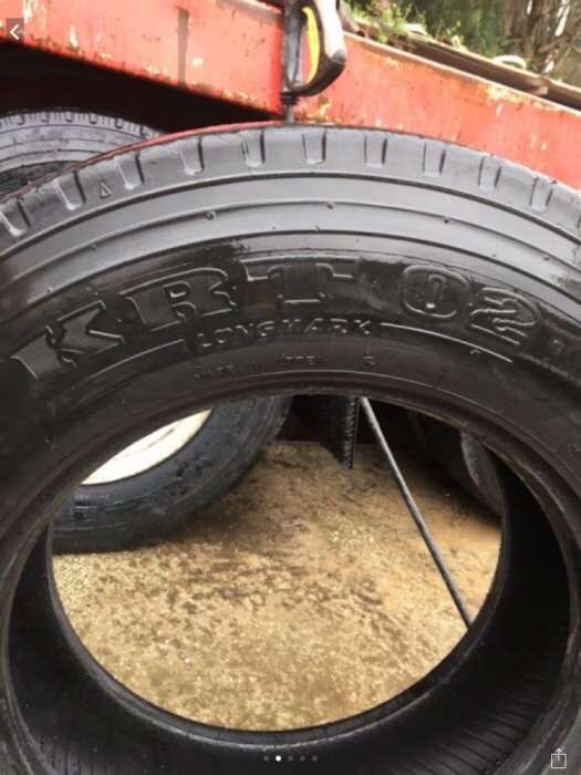 Varios pneus camiao 315/80/22.5 2 de Xico todos 50€ cada para desocupa
