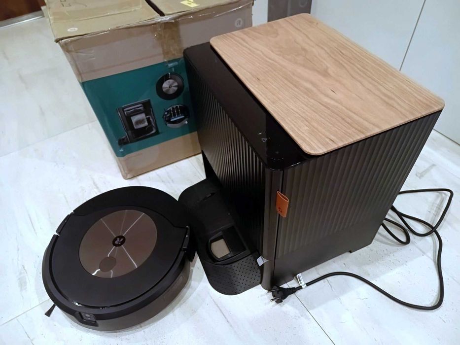 Odkurzacz robot sprzątający Roomba Combo j9+ stacja Clean Base AutoFil