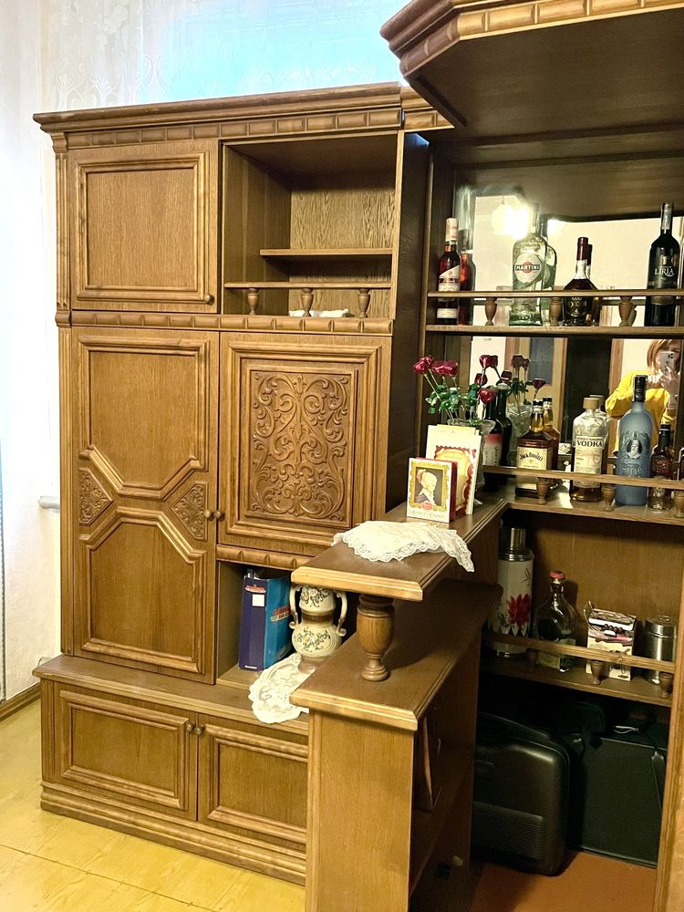 Продаю стінку бар з натурального дерева
