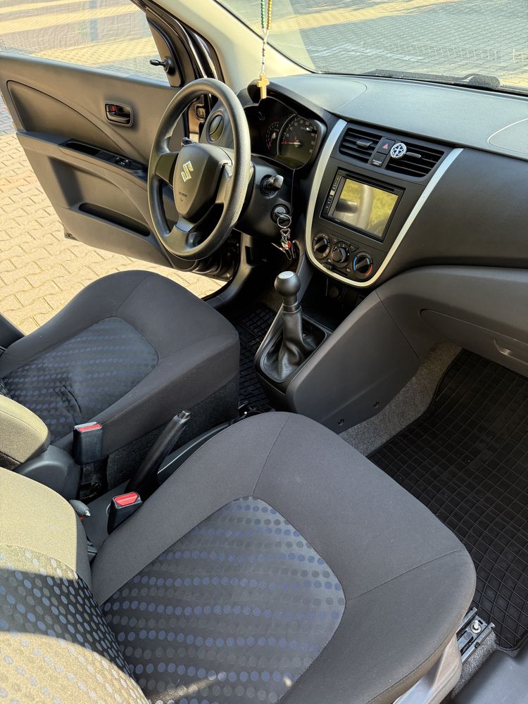 Czarne Suzuki Celerio 1.0