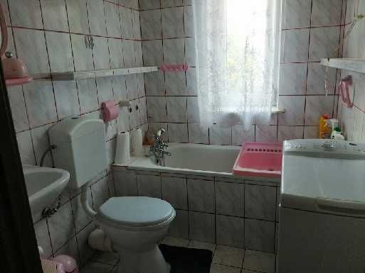 Sprzedam pół domu z zabudowaniami gospodarczymi niedaleko Mławy