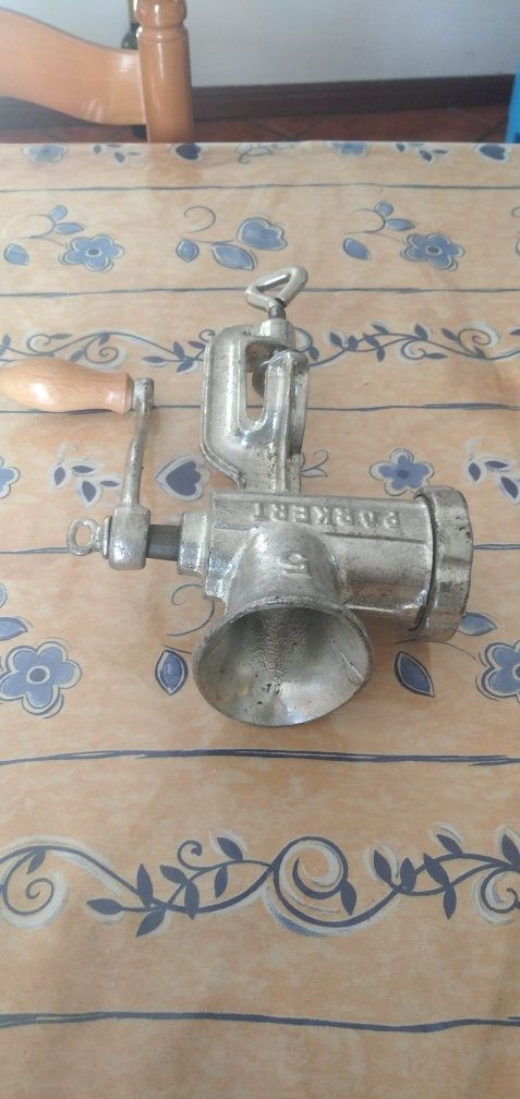 Vendo utensílios de cozinha variados