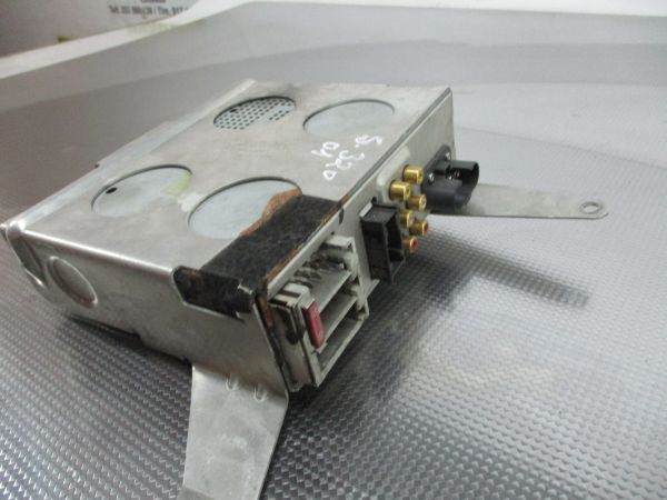 Amplificador de colunas MERCEDES-BENZ Classe S (W220)