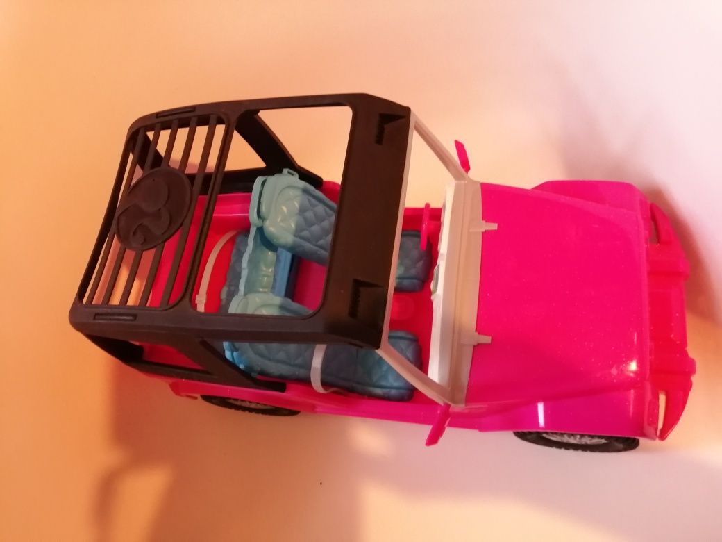 Carro/jipe da Barbie, descapotável, como novo.