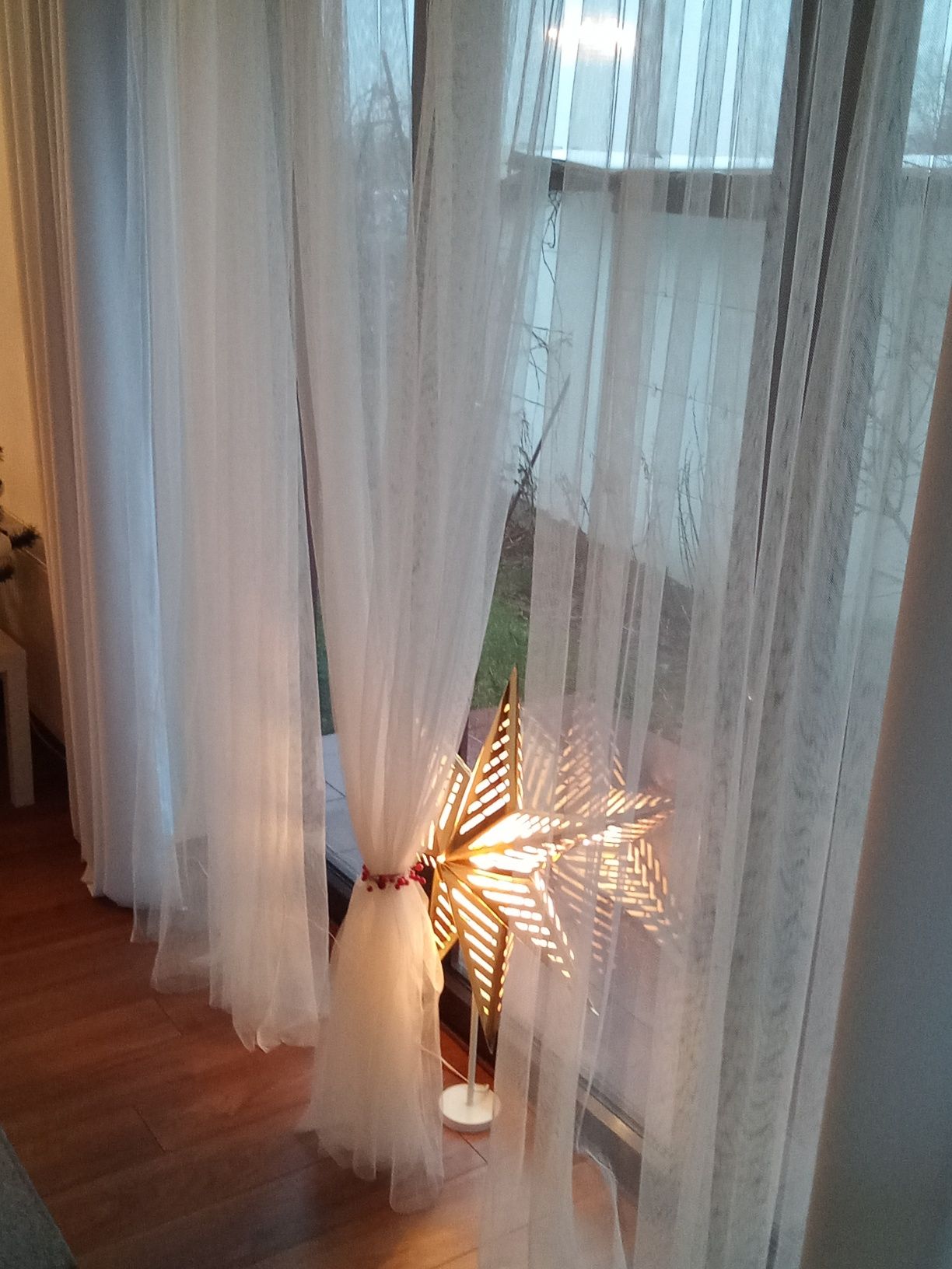 Firanka biała do salonu dziecięcego lekka firana biała ażur