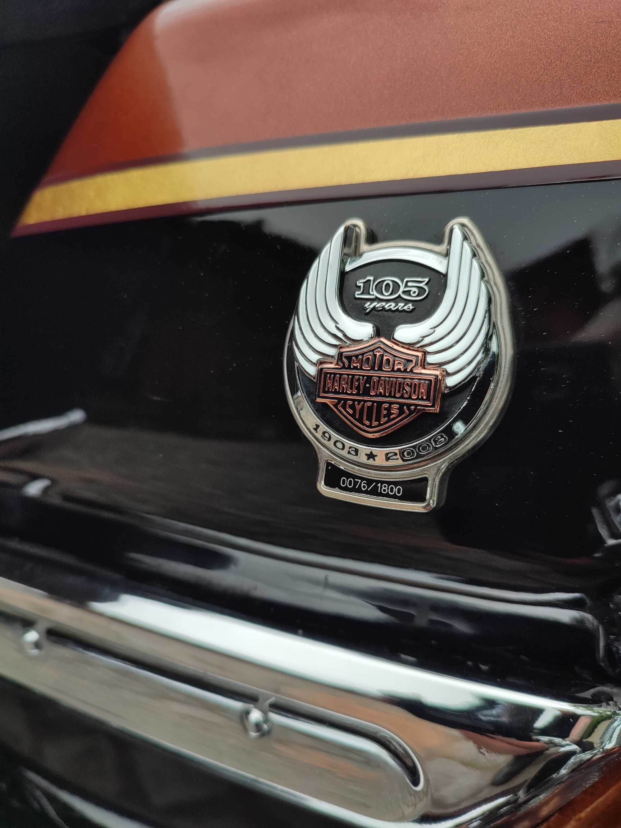 Harley Davidson Road King CVO 110 Screamin' Eagle  105th anniversary