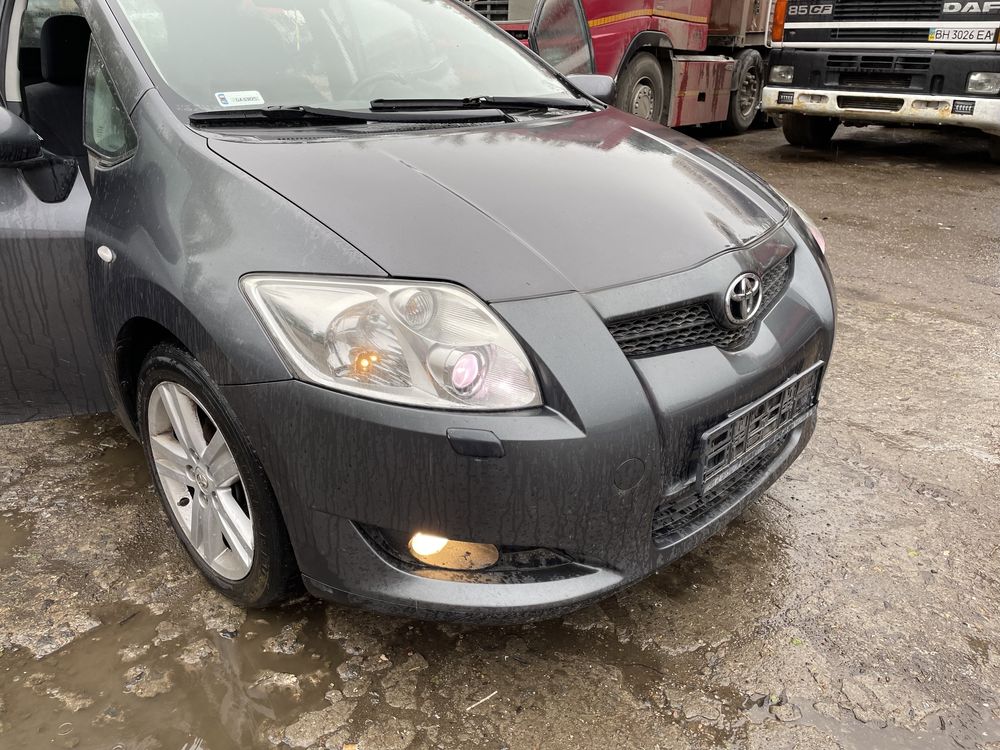 Toyota Auris 2007-2012 капот фара бампер Разборка