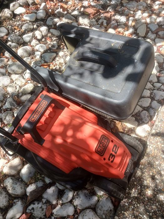 Corta-relva elétrico 1200 w 32 cm Black&Decker