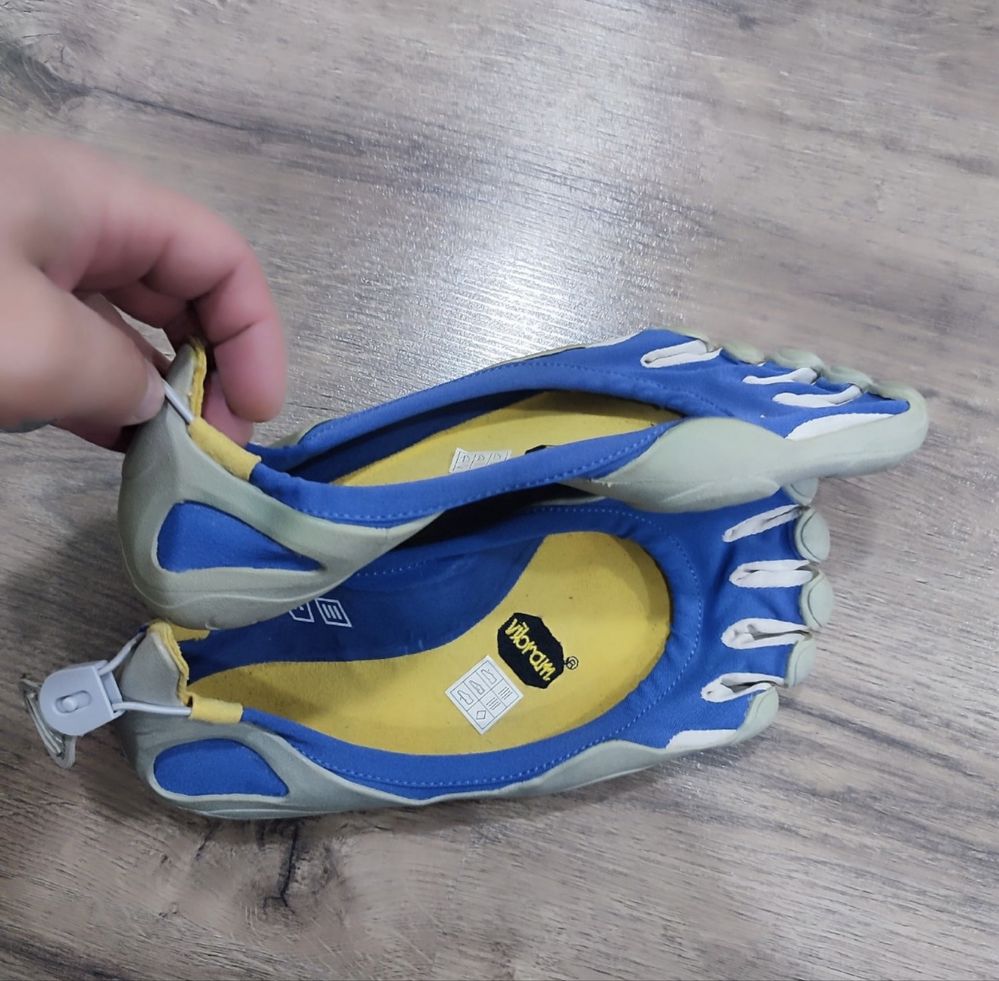 Vibram Fivefingers 40 р
