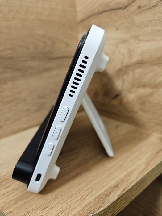 SwanScout 710S - Бездротовий зарядний пристрій для двох телефонів