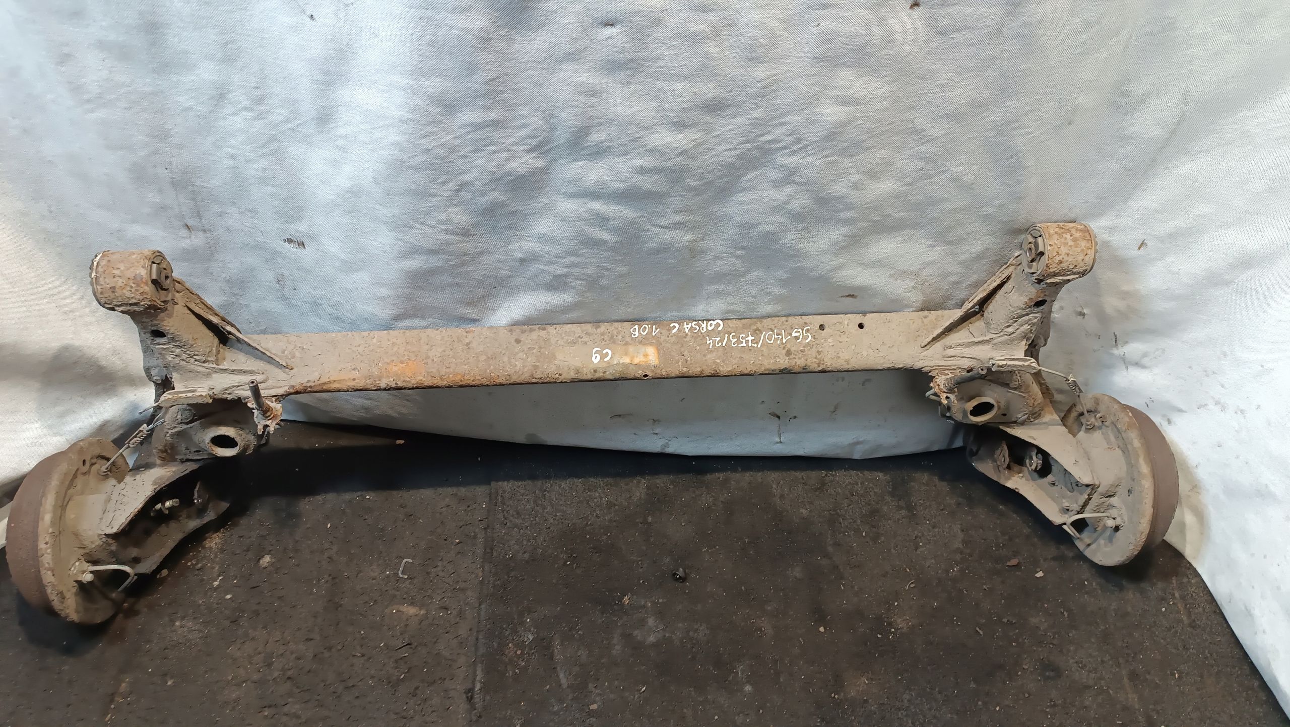 Belka Tylnego Zawieszenia Opel Corsa C 1.0B 2001r bębny