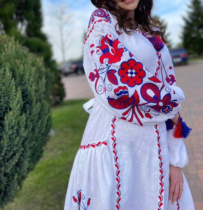 Продам вишите плаття