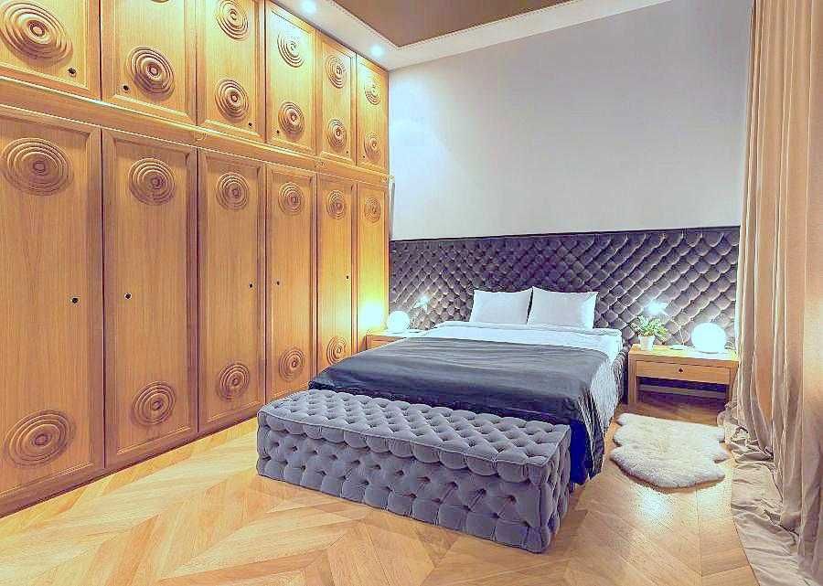 центр! Дом с лифтом, Греческая