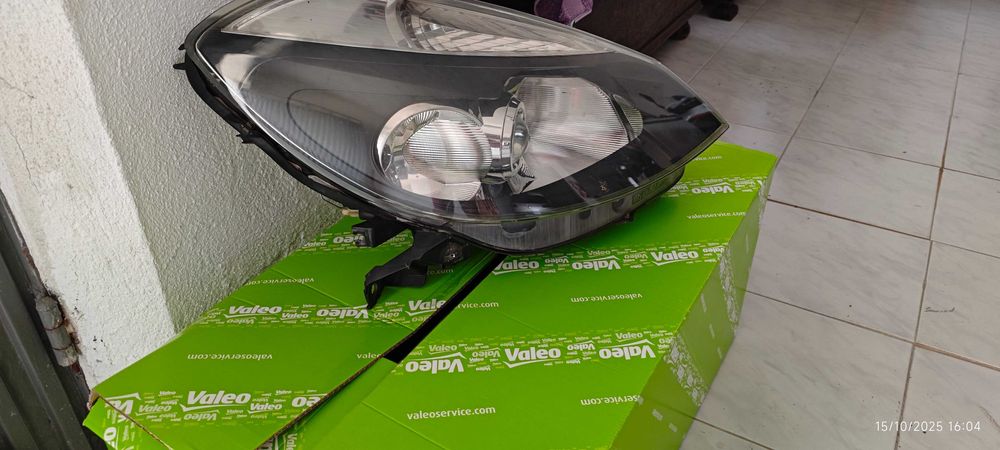 Farol óptica Renault Clio III "VALEO"