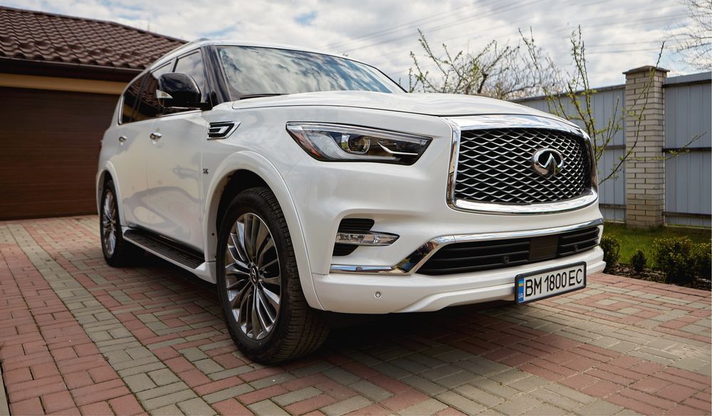 Автомобиль Infiniti QX80