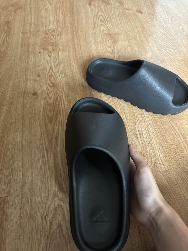 Yeezy slide onyx R.43