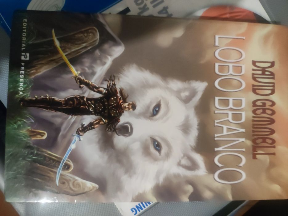 Livro: " Lobo Branco" de David Gemmell